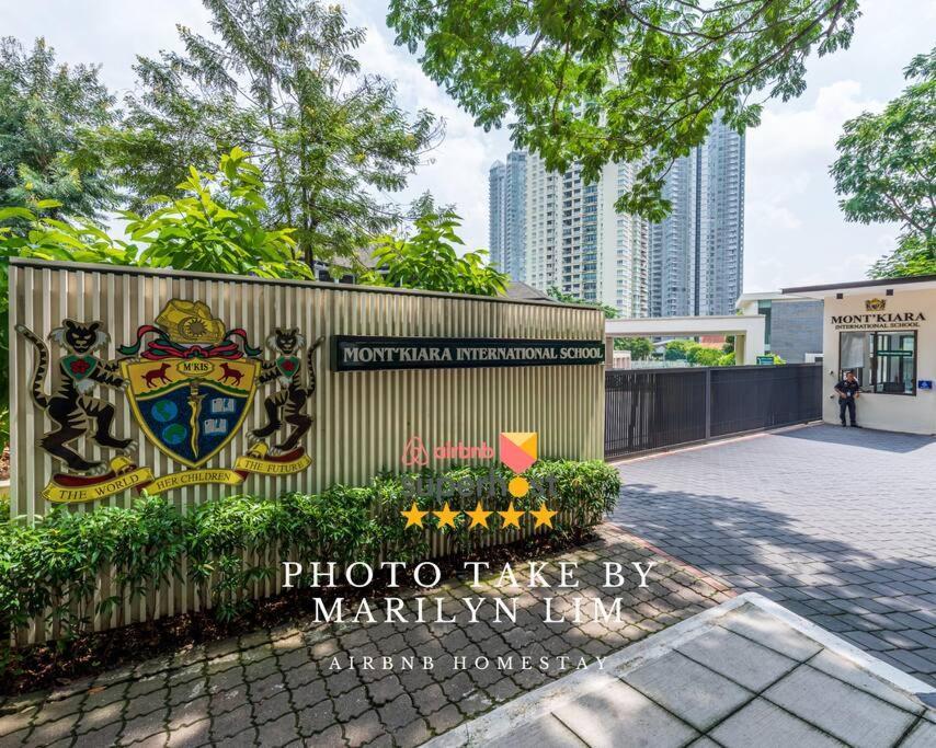 Pangsapuri Arcoris Mont Kiara 12# Deluxe 2 Bedroom # Coner With Balcony #1-4pax Kuala Lumpur